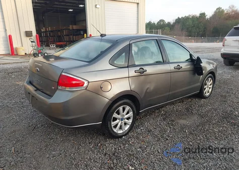 2010 Ford Focus Se z USA, uszkodzony, nr VIN 1FAHP3FN9AW285627
